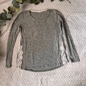 Rewind brand light sweater, size S